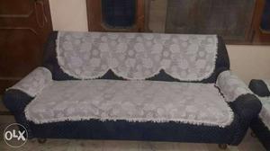 5 seater sofa in good condition for sale in govind Vihar