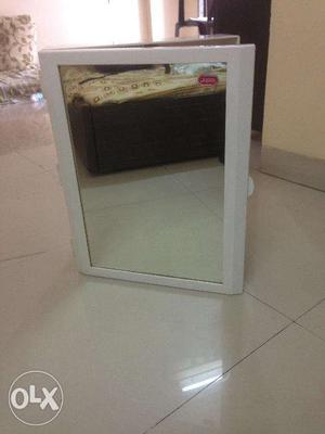 Bathroom mirror with storage