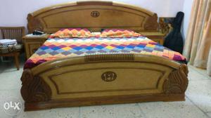 Box bed. Teak wood. Good condition. (Without mattress)