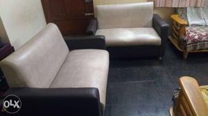 Cushion sofa set in good condition. 2+2 seater