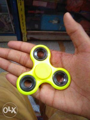 Finger spinner