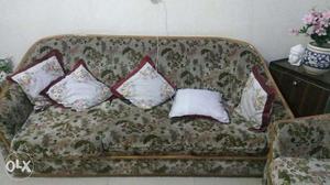 Five site sofa set good condition for sale