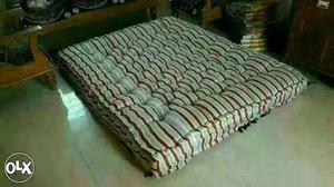 Free delivery..Queen size mattress double bed 5x6
