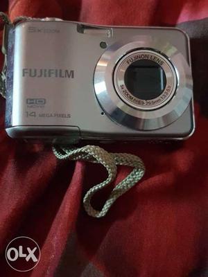 Fujifilm 14mp camera with 4gb memory card