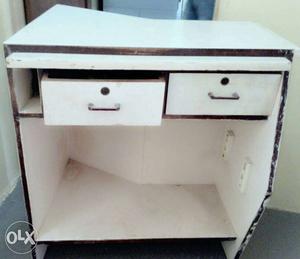 Good condition cash counter. with 2 drawers