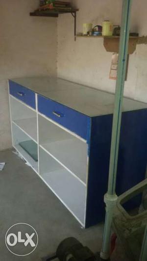 Shop counter for sell tiptop condition less used.