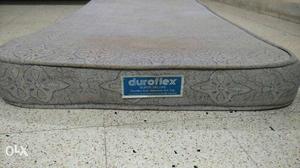 Single bed -Duroflex mattress 6x3ft good