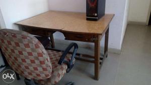 Table and chair for sell