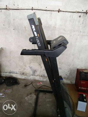 Black Adler TI500 Automatic Treadmill