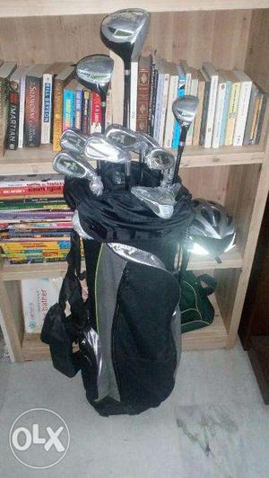 Brand New Zevo Golf Set with Bag in Excellent Condition.