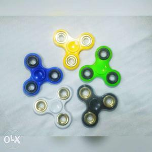 Fidget spinners available in 5 colors