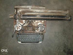 Gray And Black Typewriter