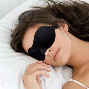 Sleeping mask makes ur eyes relax
