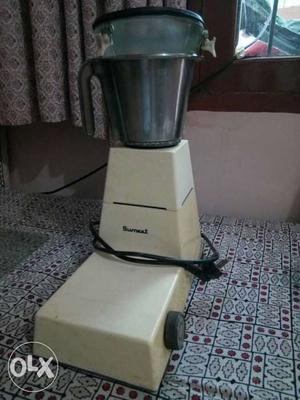 White And Black Electric Mixer Grinder