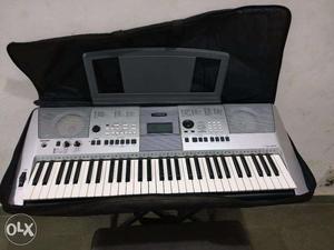 Yamaha PSR E413 Digital Keyboard