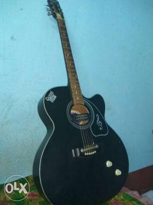 Acoustic Guitar (only 6 month use.realy a good