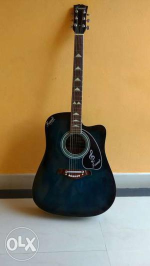 Blue Guitar Good condition 2month used connect with speaker