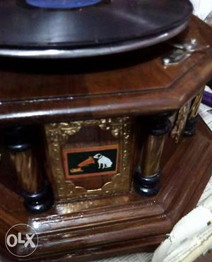 Gramophone, good working condition,approximately