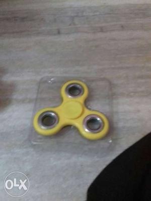 Hand spinner