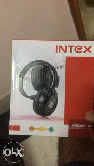 Intex Bluetooth headphones with display
