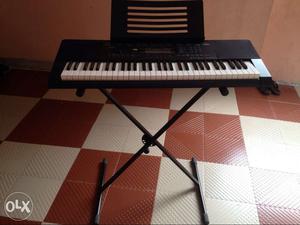 Keyboard stand and cover.