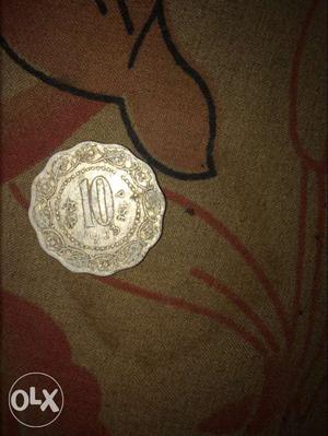 Old 10 paise coin and 25paise coin  and 