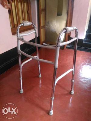 100% good condition walker for leg & back