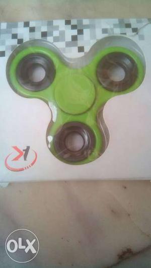 Fidget spinner Green in colour