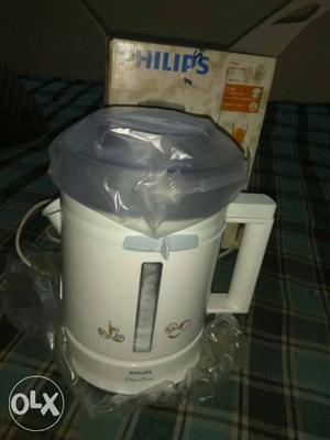 New packed White Philips citrus Juicer