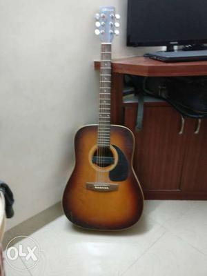 Normal Guitar urgent sell, one string not