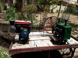 One pushcart with a crushed/ juicer along with a