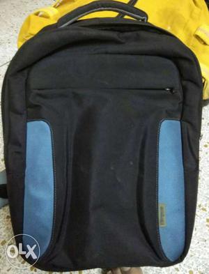 Targus laptop bag, very gud condition