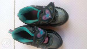 Toddler's Black-and-green light shoes