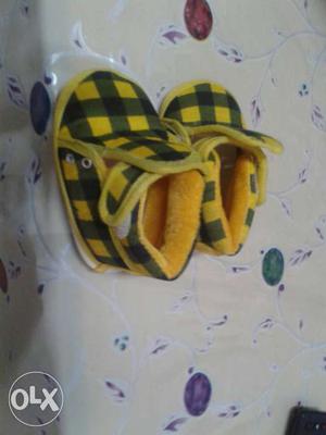 Toddler's Pair Of Yellow-and-black Checkered Shoes