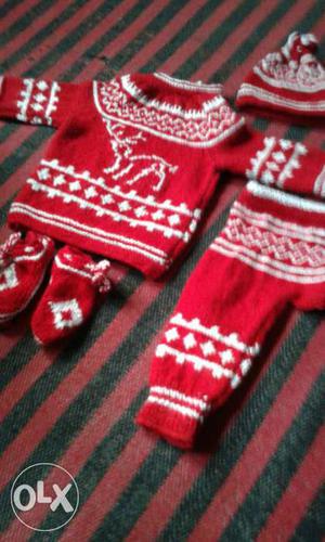 Woolen set for 3 to 5 months baby