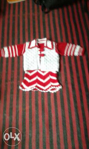 Woolen sweater with koti for 3 to 4 years children