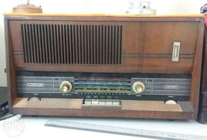 Antique Murphy Radio
