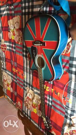 Awesome condition guitar american print call fast
