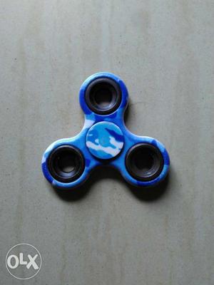 Blue And White 3-blade Fidget Spinner