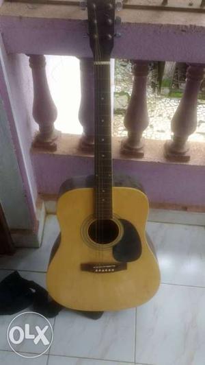 Guitar at very good condition only 6 months used