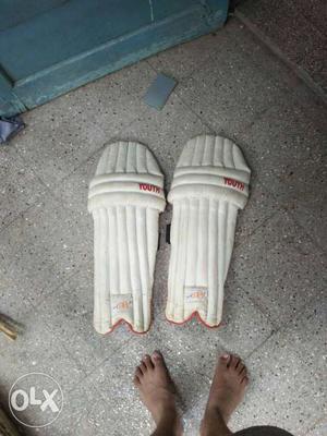 I want to sell my pads of cricket i