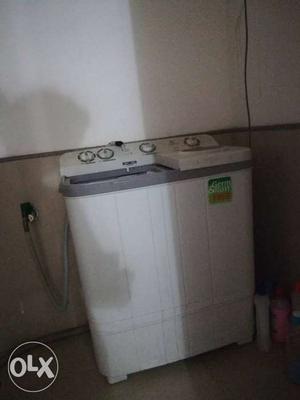 Semi automatic washing machine just 3yrs old in