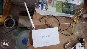 White Tenda Wifi Router