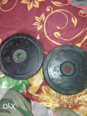  kg (approx) Two rubber plates
