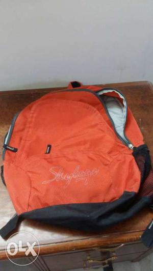 6 months old school bag in good condition