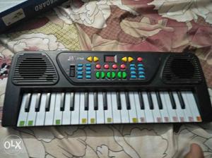Electronic piano in a very good condition only 3