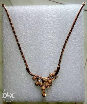 Gold Cluster Pendant Necklace