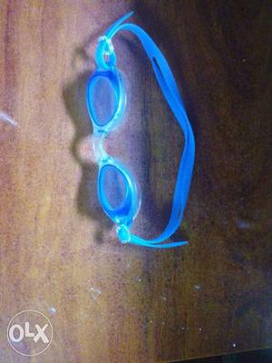 New swimming goggles