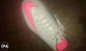 Nike football boot.size 8. used only once.its original price