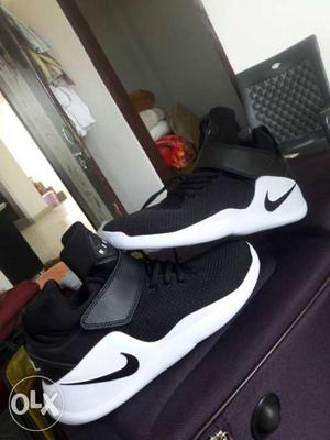Nike orignal shoes new white shoe